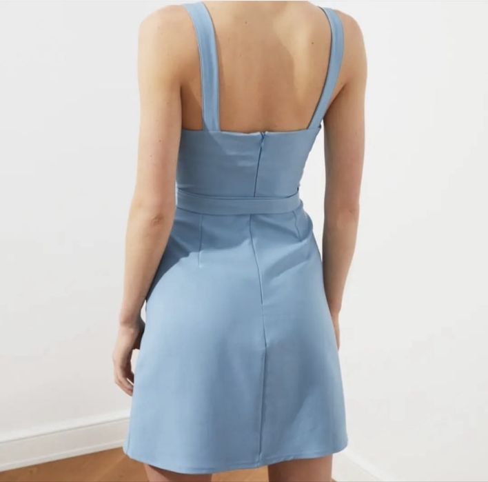 Светло синя нежна рокля