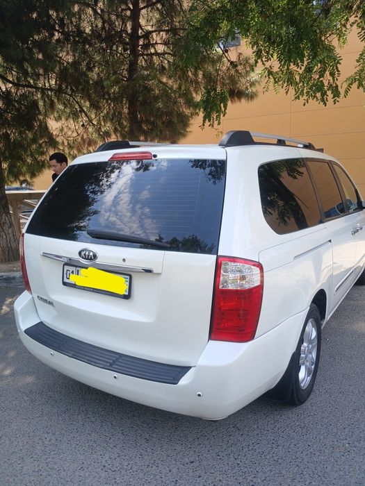 Rent car 8 kishil Carnival