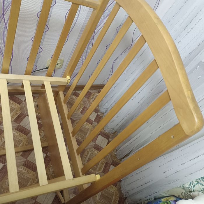 Детская кроватка