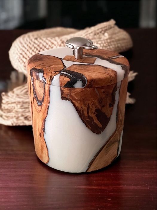 Кутии от дърво и смола цени от 50-160