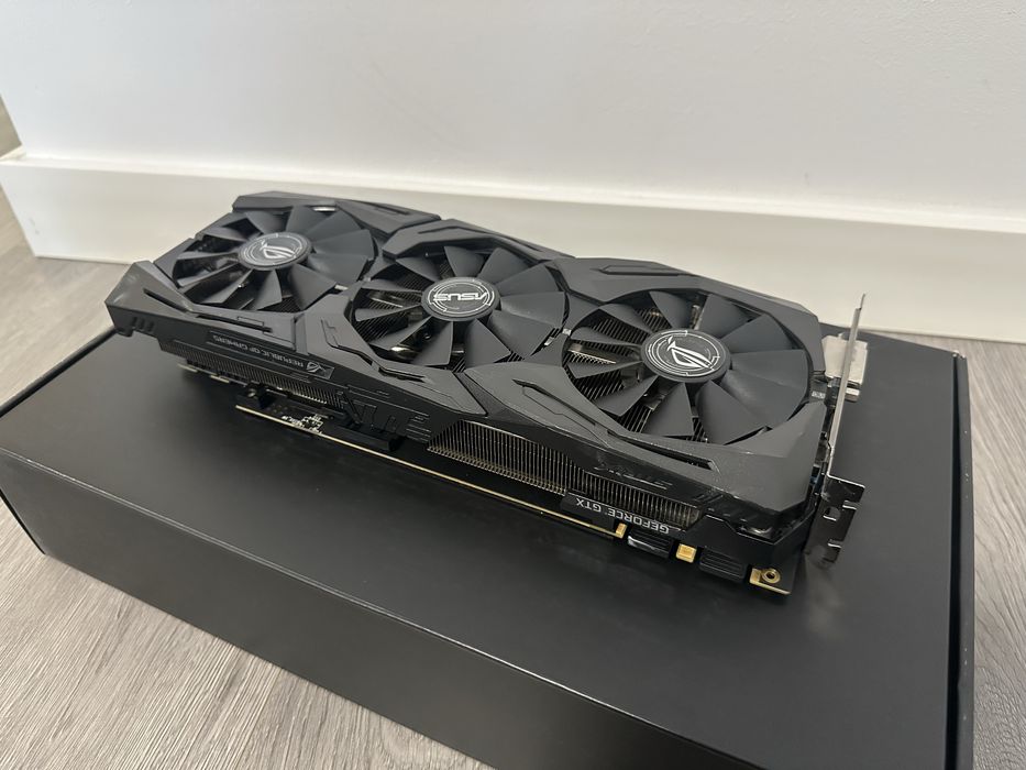 Placa video ASUS GeForce GTX 1080 Ti ROG STRIX 11GB DDR5X 352bit