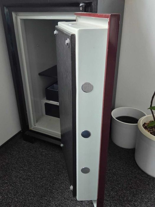 Метална каса/сейф