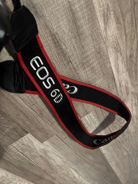 Продавам  комплект фотоапарат CANON EOS 6D с два обектива