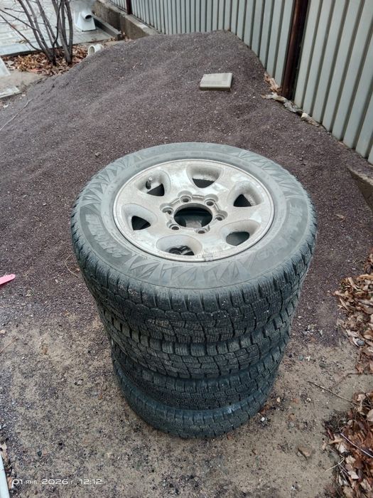 Продам резину с дисками.