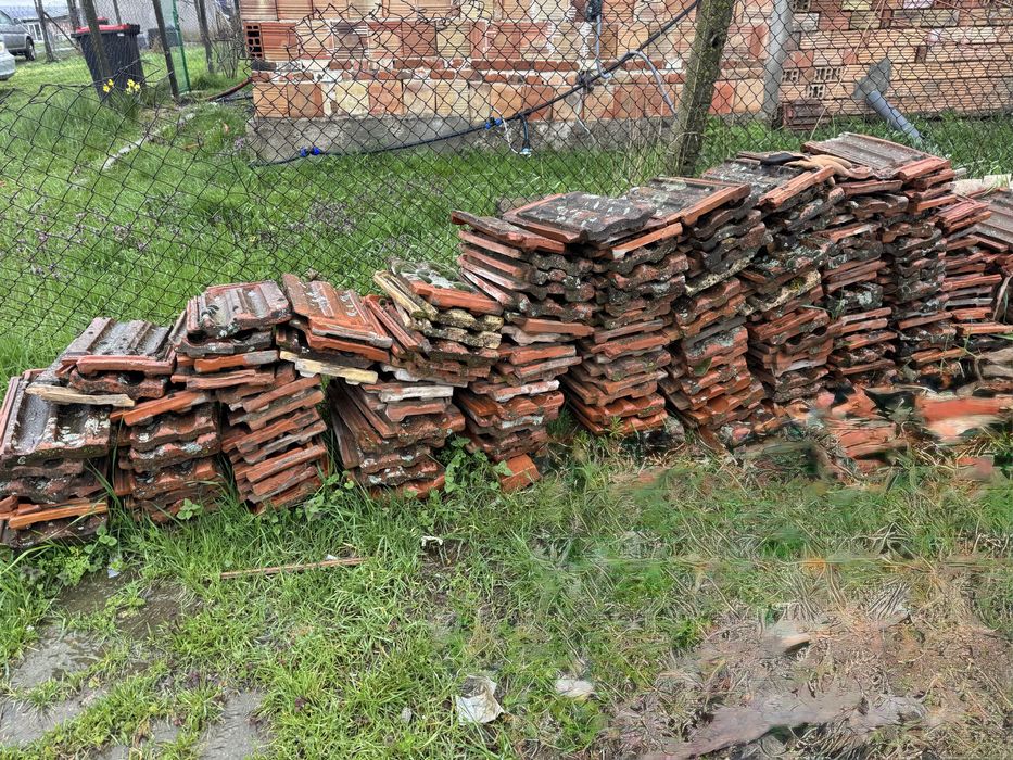 Керемиди и тухли здрави 15 цента керемида 5 цента тухла