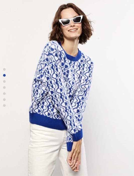 Свитер женский.