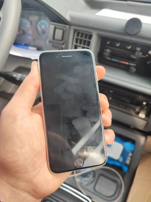 Iphone se vakum turibdi