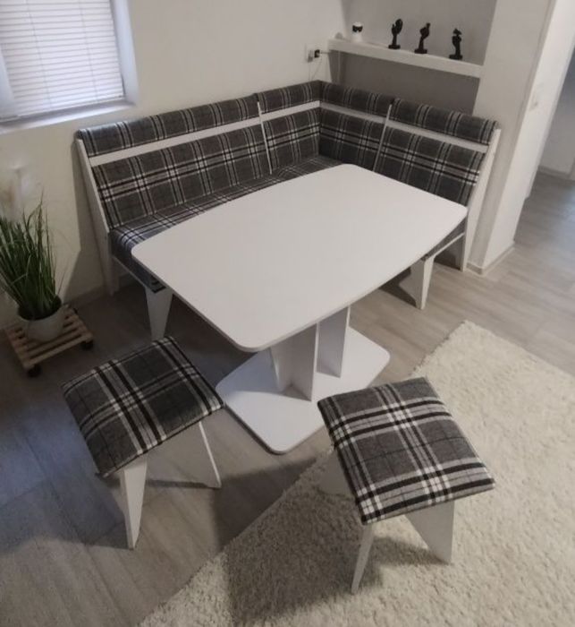 Set bucătărie/ masă/ 2 scaune / bancă colțar