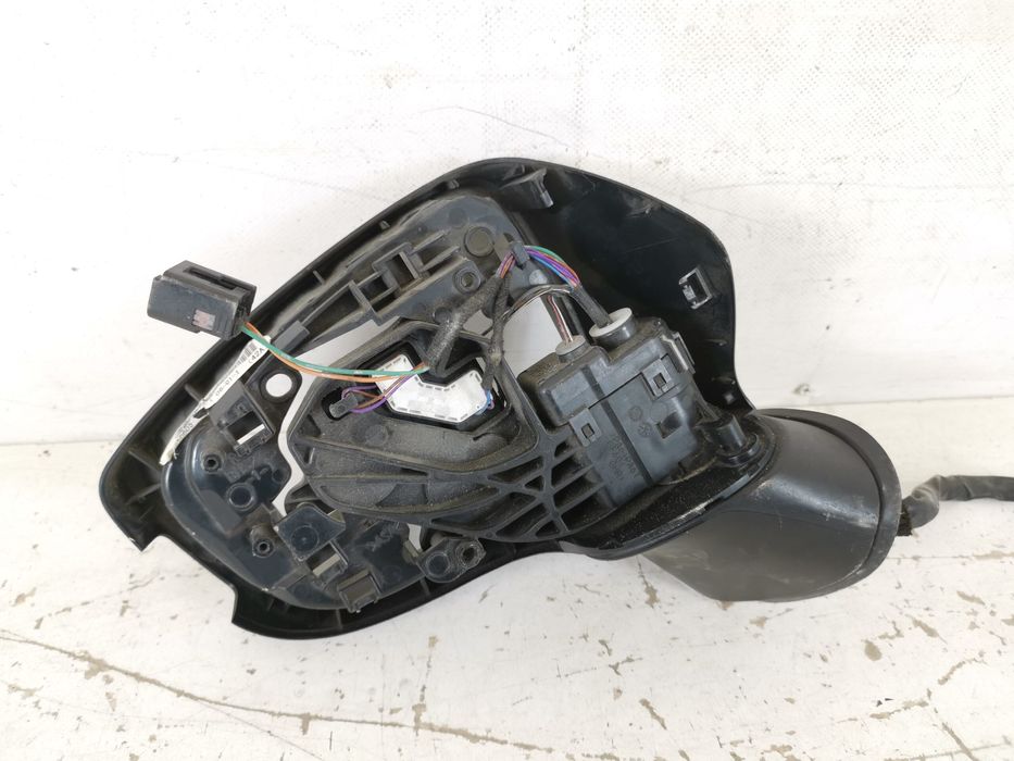 Дясно огледало Мазда 3 / Mazda 3 BL Оригинално, в добро състояние