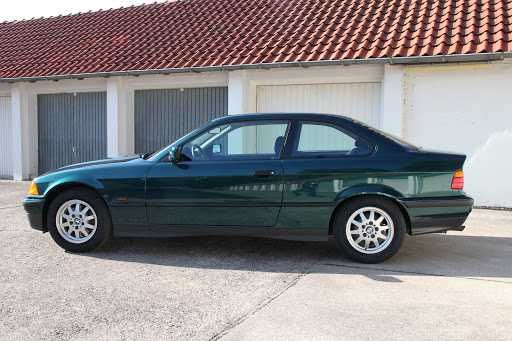 Продам оригинальные легкосплавные диски на автомашину BMW 3