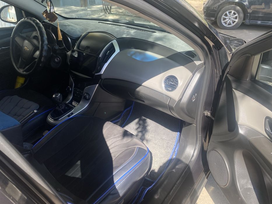 Продам Chevrolet Cruze