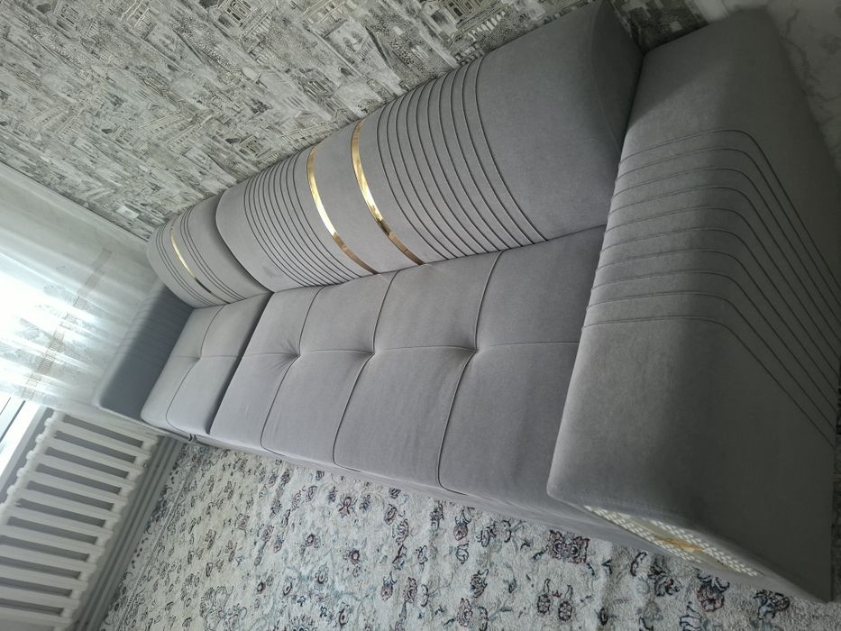 Продам диван в очень хорошем состоянии