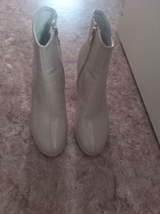 Продам обувь в хорошем состоянии