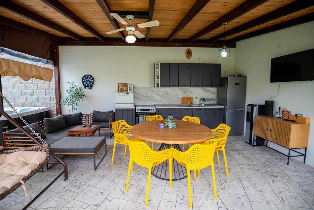 Продава се Къща в Силистра, Център - 690 кв.м за 579 €/кв.м - Снимка #19