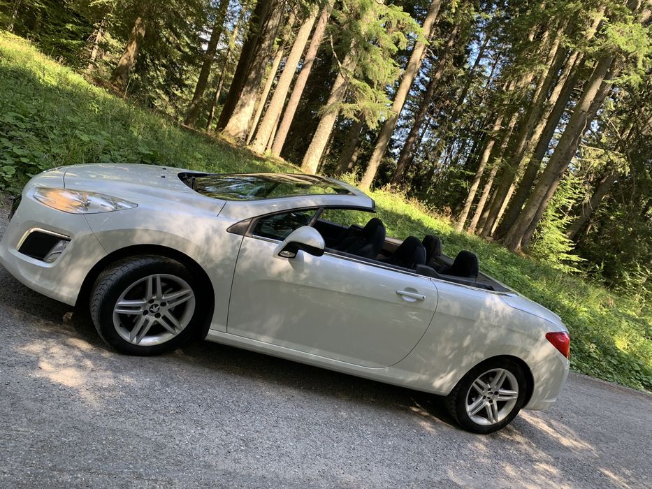 Peugeot 308 CC 2012.