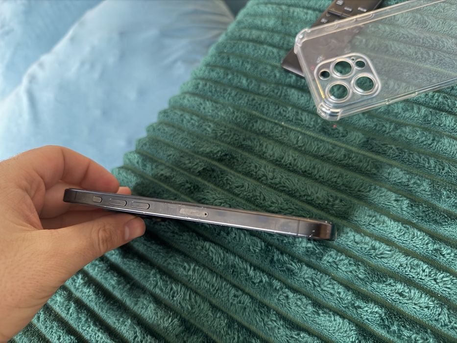 Продаю Iphone 15 pro max 512