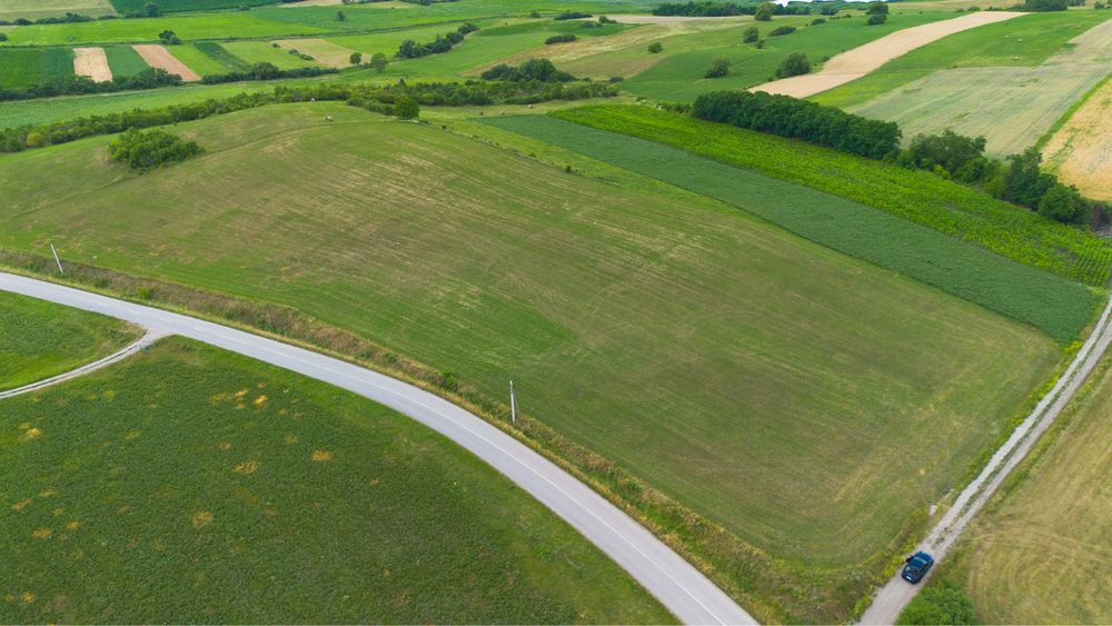 Teren extravilan 18.200 mp (1,82 ha) cu deschidere mare la asfalt