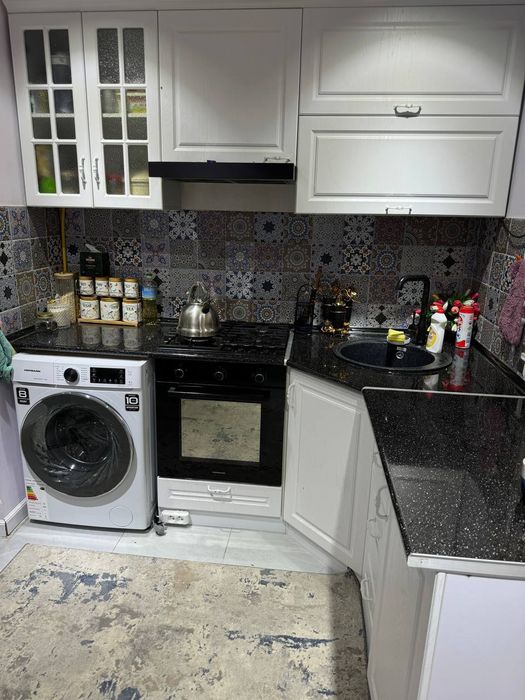 Продаётся квартира 1 этаж 2/3 комнат 88кв