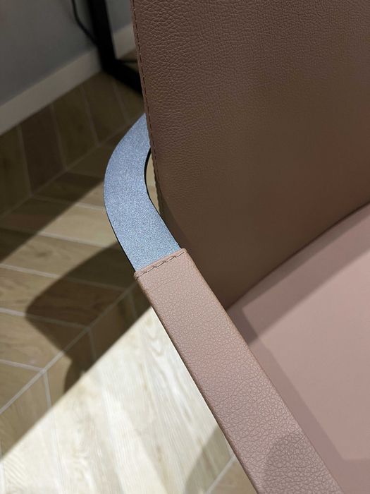 Офис/посетителски/домашен стол от изкуствена кожа