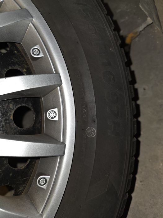 Roți cu cauciucuri iarna 215 55 16