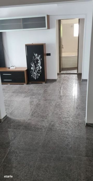 Apartament cu 3 camere de vânzare în zona Hipodrom — fotografia 2