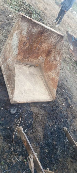 Vand cupa cu prindere la tiranii!!