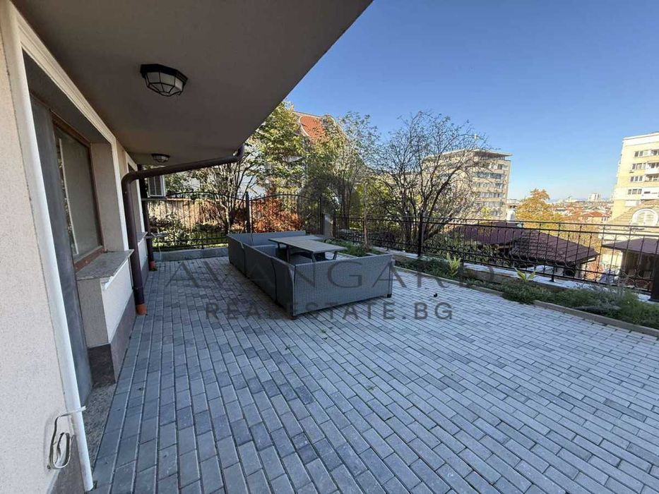 оф.24538 Двустаен с двор / Бунарджика