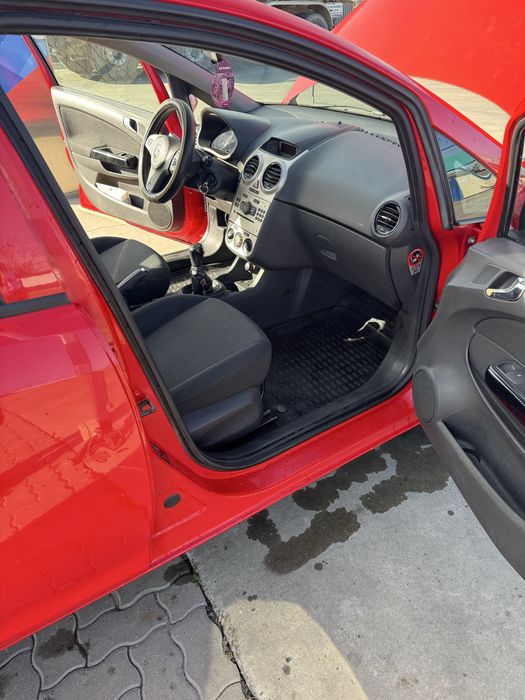 Opel Corsa D 1.0 Benzină – 2009 –