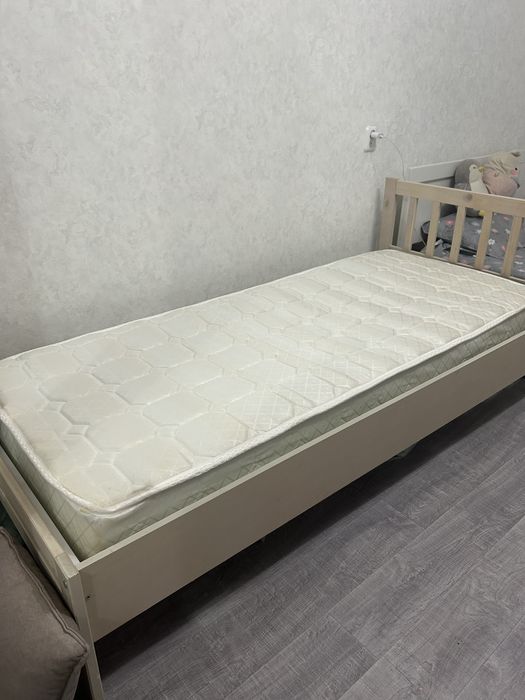Продаю кровать односпалка