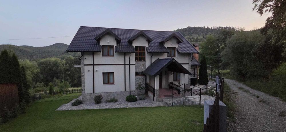 Vand pensiune Cacica