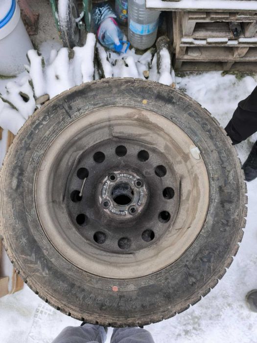 4 зимни гуми RoadX 185/65R14 DOT 1525+железн джанти 5.5Jx14 4x108 63.4