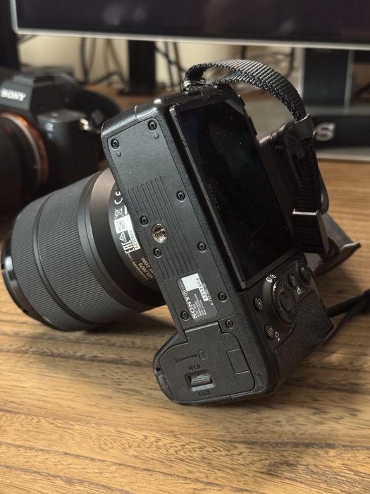 sony a7 sll  продажа / обмен обьективы есть.