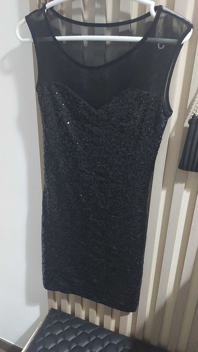Rochii de ocazie se vand si separat s,m mărime