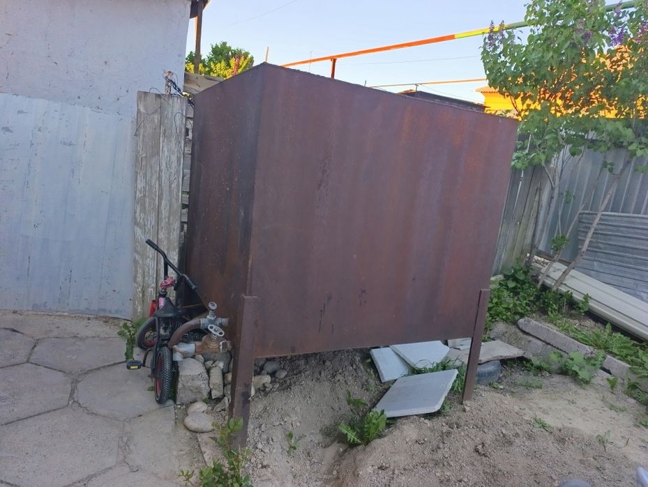 Большая цистерна, ёмкость