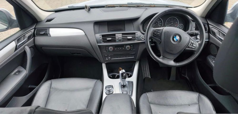 Dezmembrez BMW X3 F25 X-Drive M Pack 2.0d N47 Navigatie,piele,Jante 17