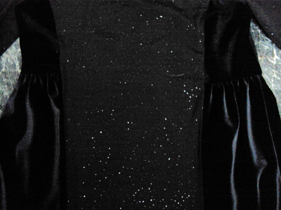 Красивое праздничное платье на 7-9 лет.