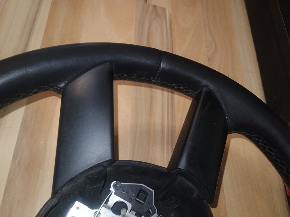 Кожен волан за Фолксваген Туран, Кади, Голф 5 и др.