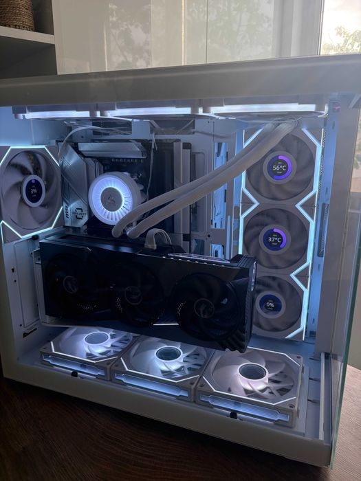 Гейминг Компютър RTX5090 7950x3d 64GB ram 2TB SSD
