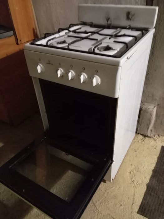 Продам газ плиту
