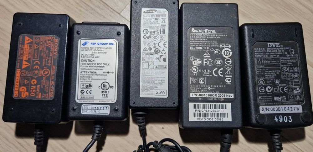 Incarcatoare laptop Lenovo HP/Fujitsusiemens/DELL/Acer