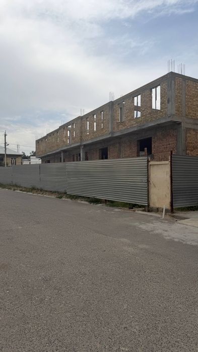 Срочно продаётся  под бизнес помещения  площадью 6-соток