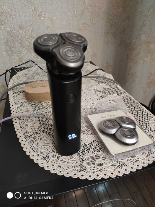 Электробритва                                                     .