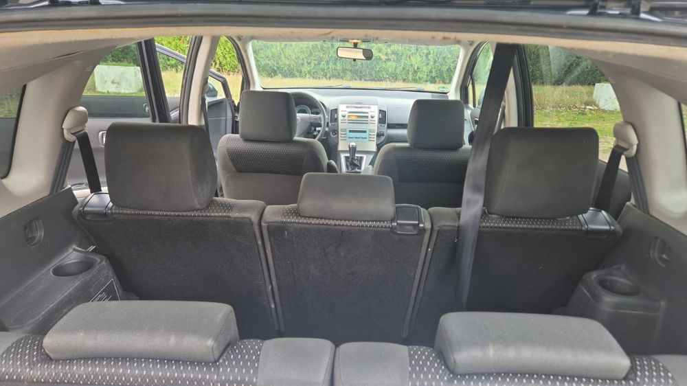 Toyota Corolla Verso 2.2 D-4D • 2008 • 7 locuri