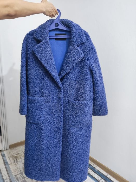 Пальто, Кастюмдер сатылады.