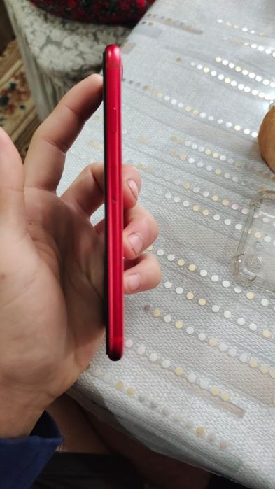 Айфон Se 2020 продаю