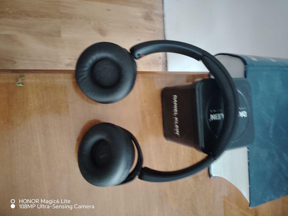 Vând căști Sony Bluetooth