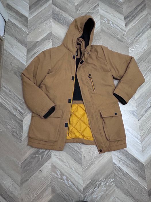 Бежово пролетно яке reserved и зимно кафяво яке уайкики