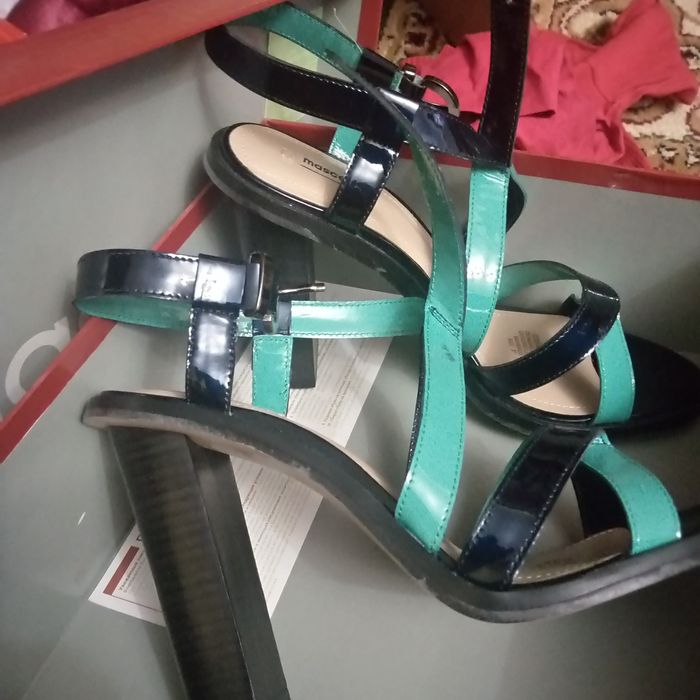 Босоножки женские