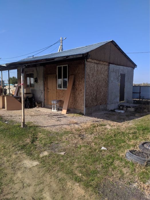 Продам трехкомнатную времянку