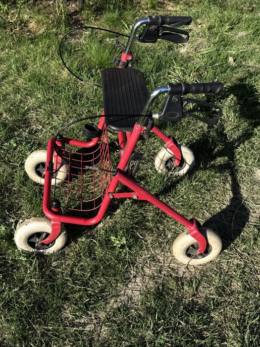 Ходунки для инвалидов